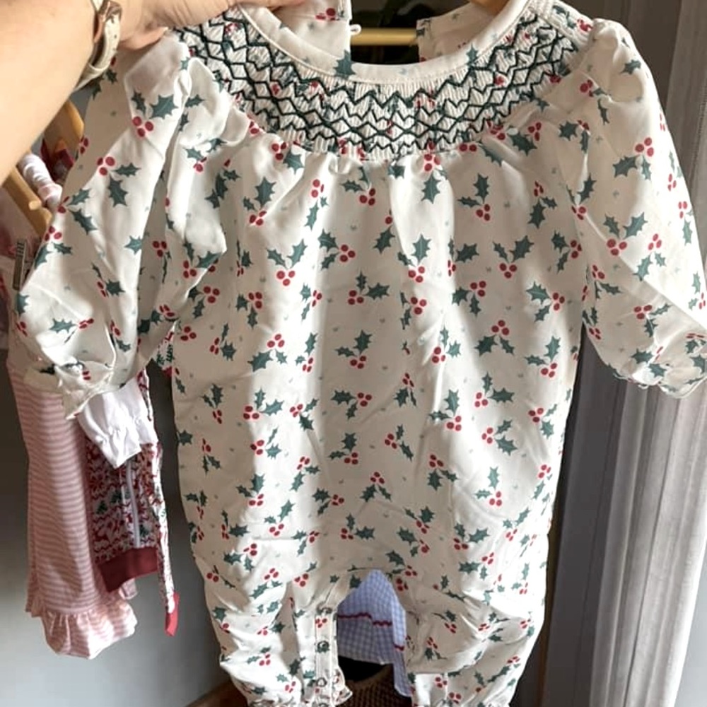 Honeydew brand smocked mistletoe romper size 6 month